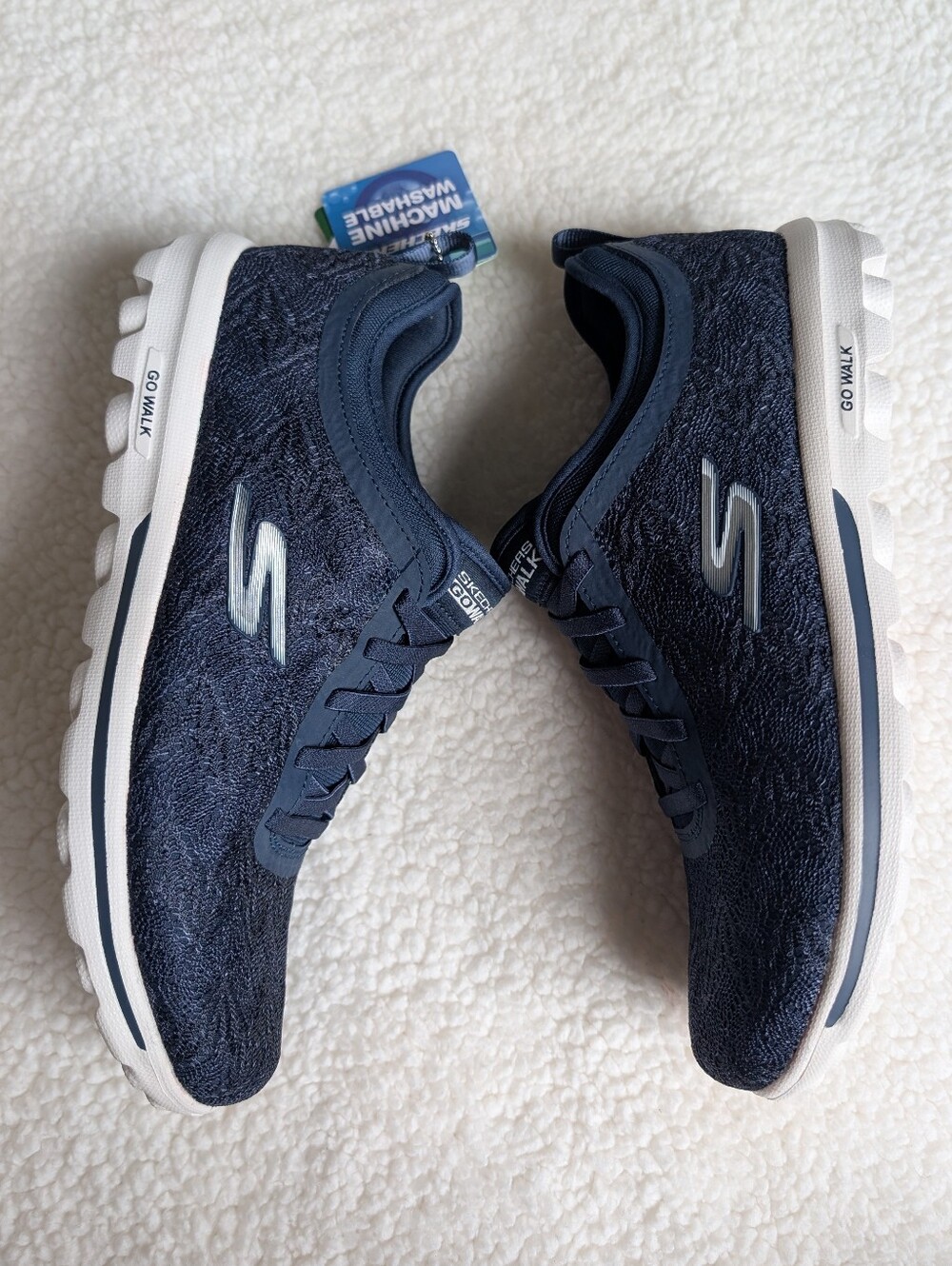 NWT NIB Skecher's go walk travel walking shoes sneakers - Picture 4 of 6